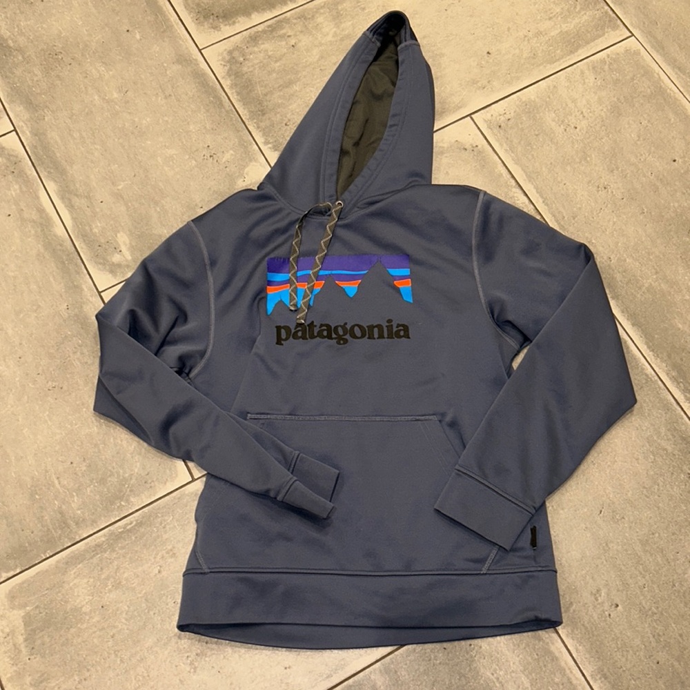 Patagonia sweatshirt size small